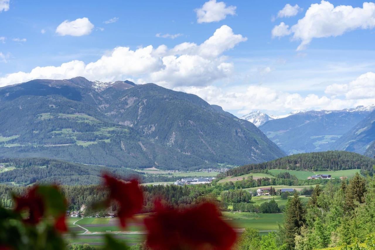 Weliserhof Brunico Bagian luar foto